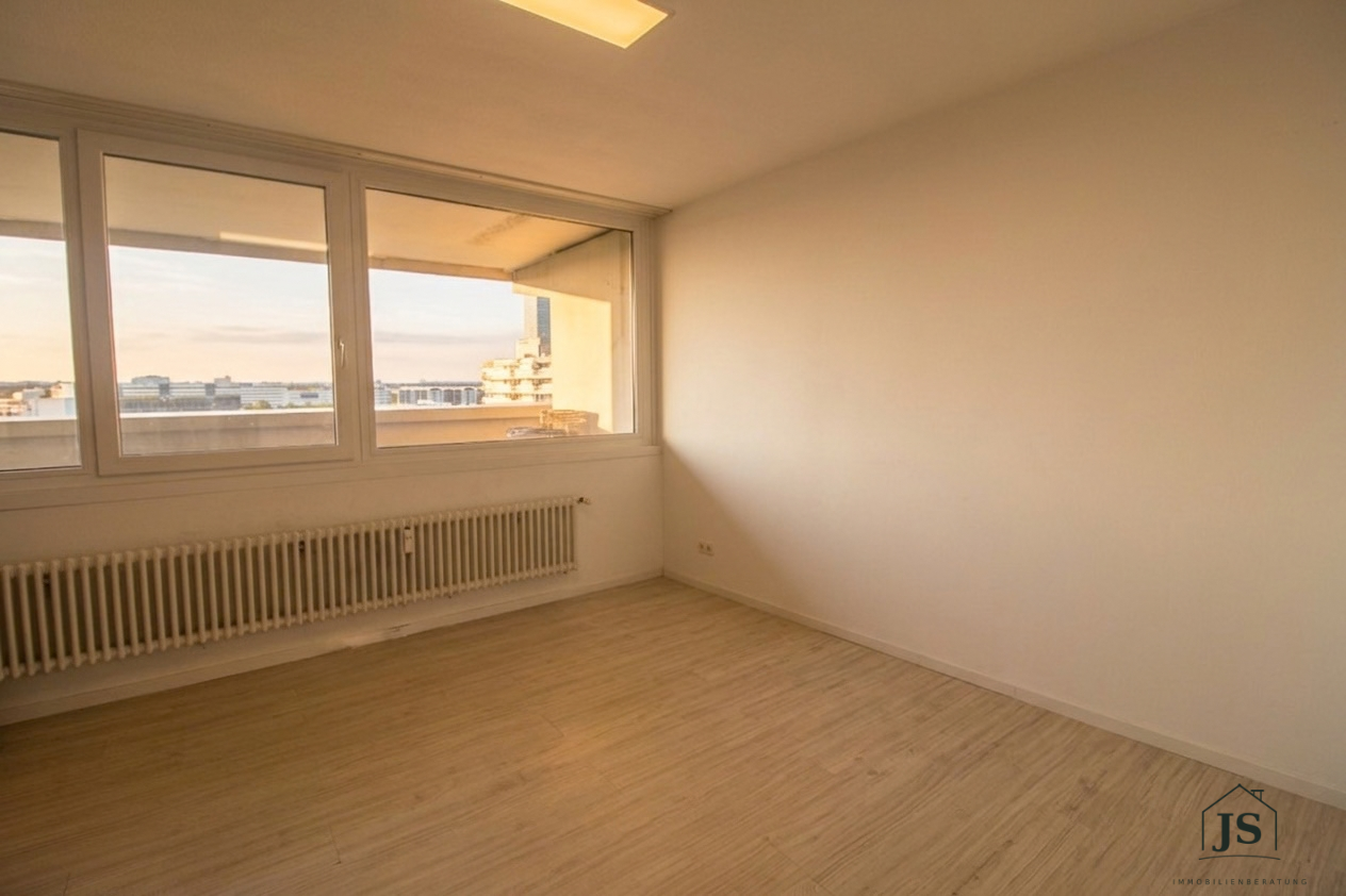 Gepflegte, großzügige 3,5 Zimmer Wohnung im 11. OG m. Weitblick & zwei Balkonen