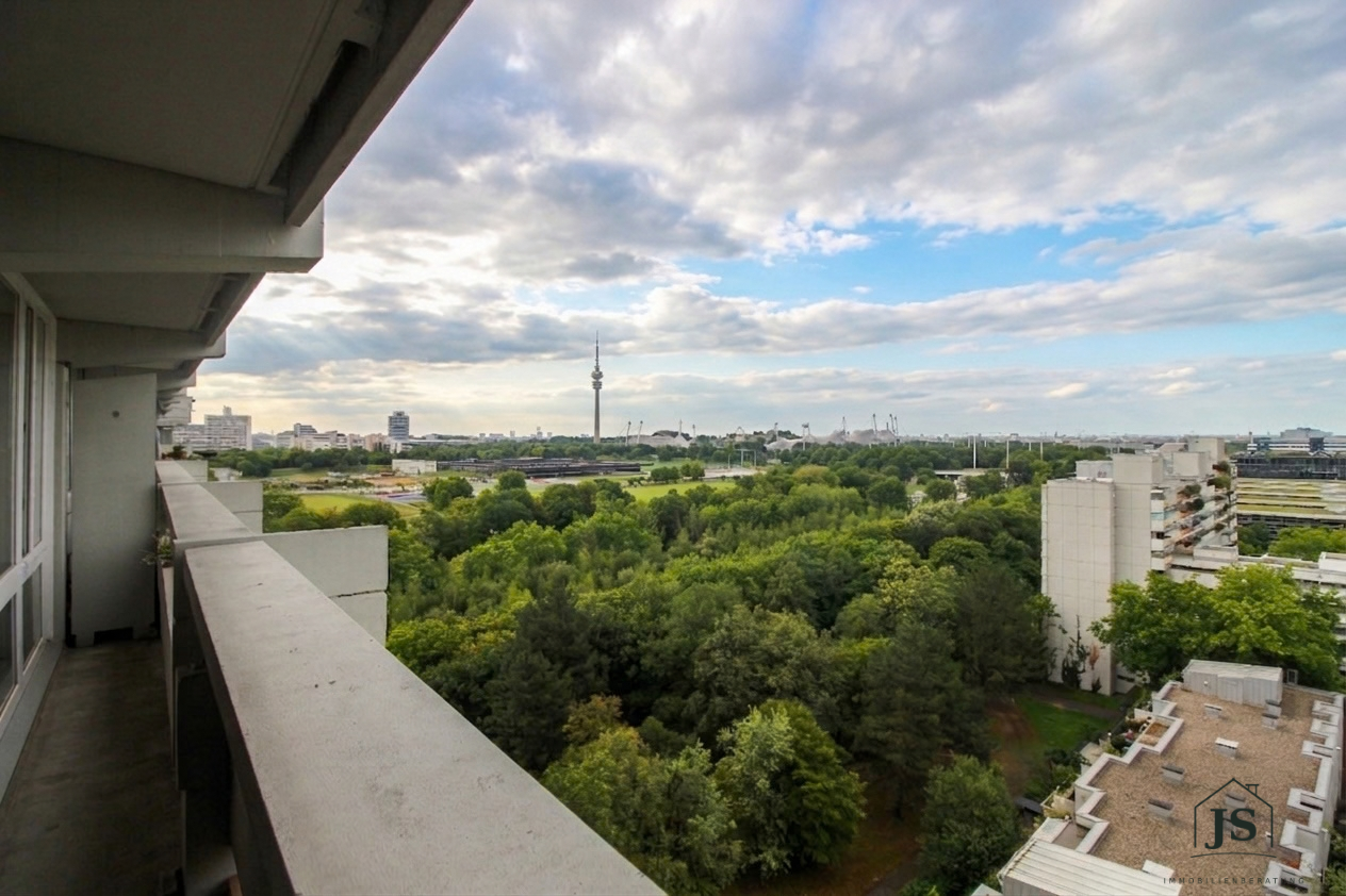 Gepflegte, großzügige 3,5 Zimmer Wohnung im 11. OG m. Weitblick & zwei Balkonen